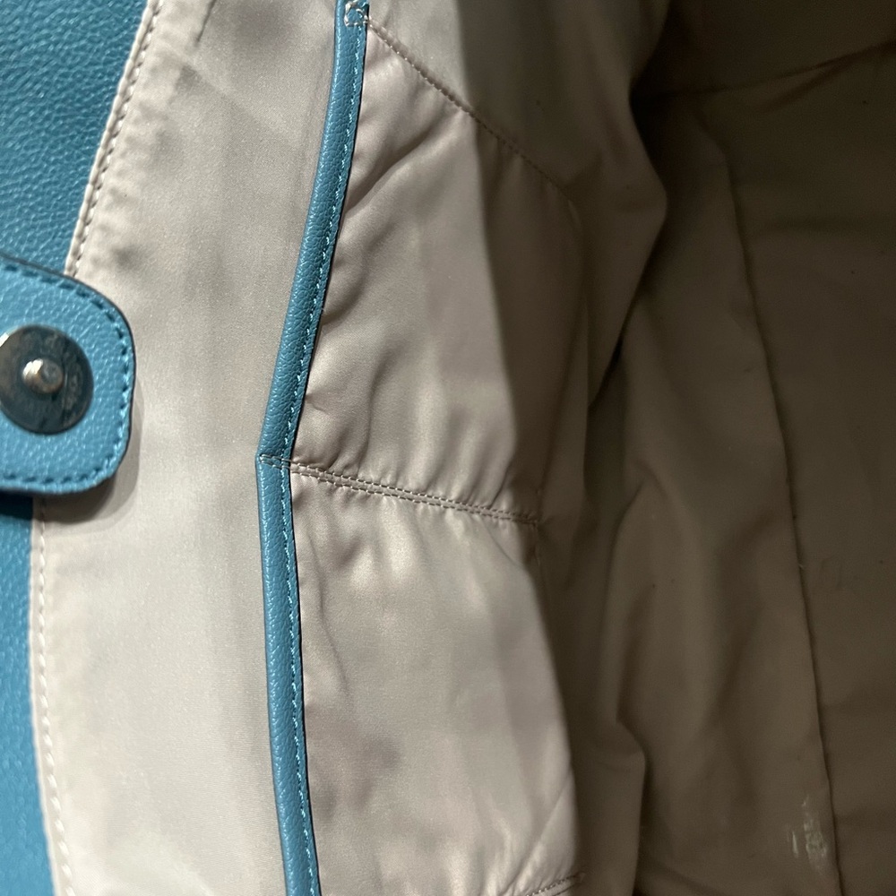 Nine West Blue Tote Bag Spacious and Minimalist with matching clutch - Picture 5 of 11